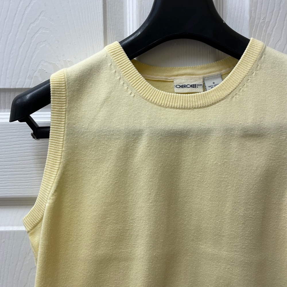 Cherokee Misses Size S Yellow Knit Sleeveless Round Neck Pullover Sweater Vest